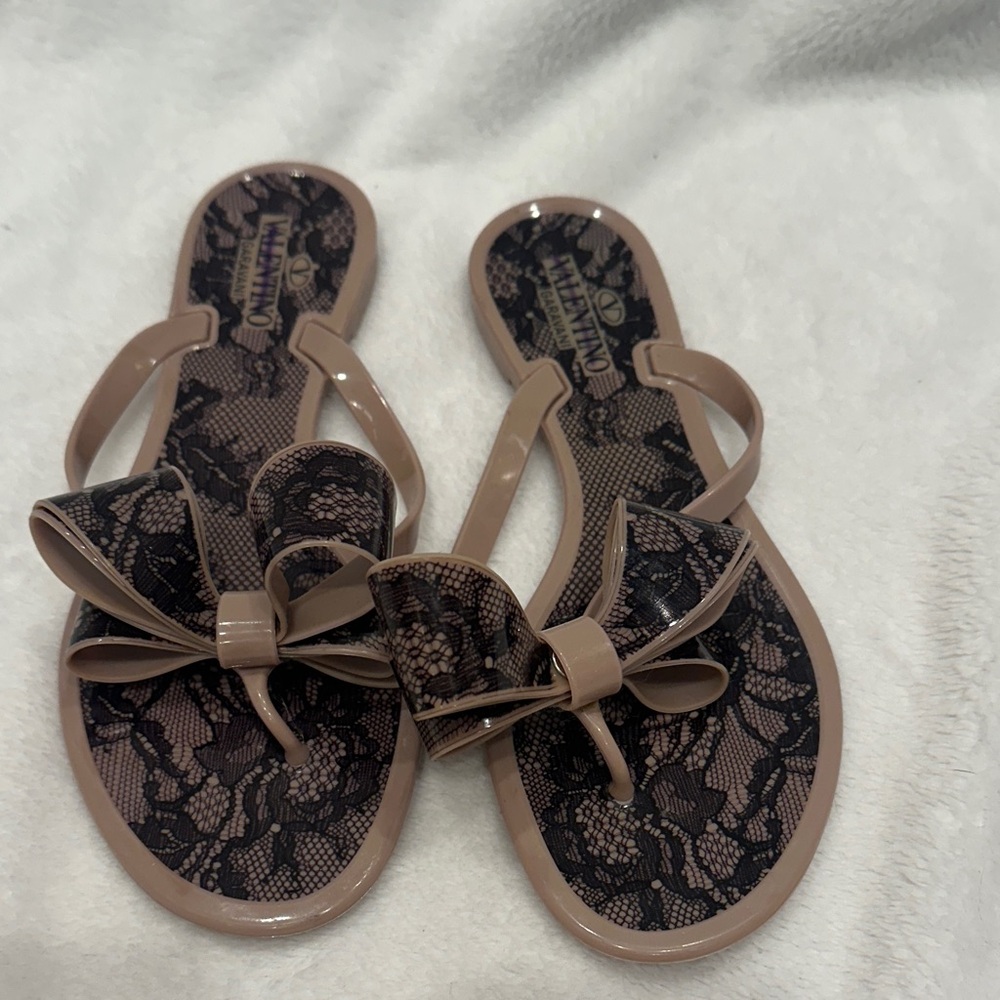 Valentino Women's Tan and Black Lace Bow Sandals